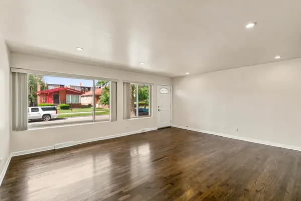 1727 E 74th ST, Chicago, IL 60649