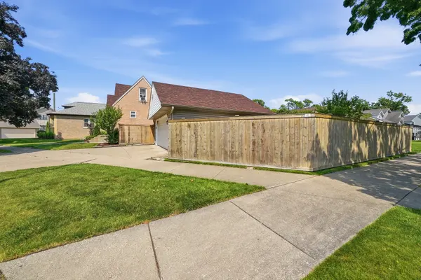 6653 N Oketo AVE, Chicago, IL 60631