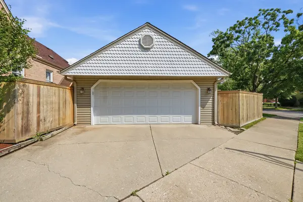 6653 N Oketo AVE, Chicago, IL 60631