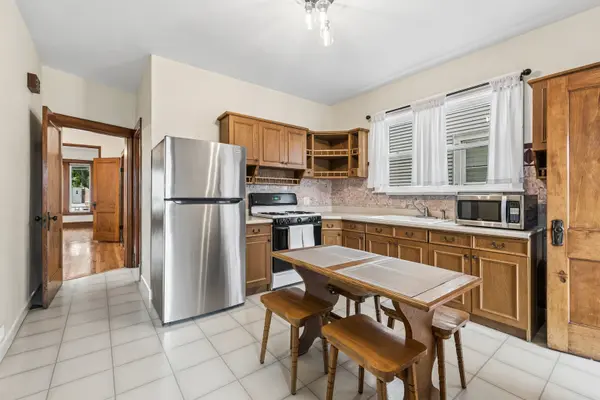 5337 W Berenice AVE, Chicago, IL 60641