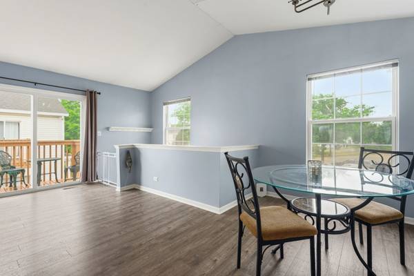 696 Fieldcrest DR #C, South Elgin, IL 60177