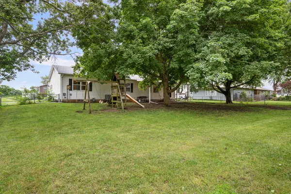 619 Shadycrest DR, Kewanee, IL 61443