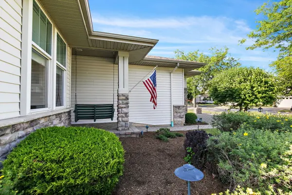 12251 Tuliptree LN, Huntley, IL 60142