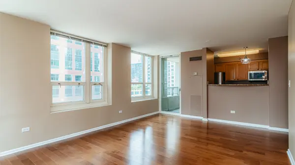 345 N La Salle DR #908, Chicago, IL 60654