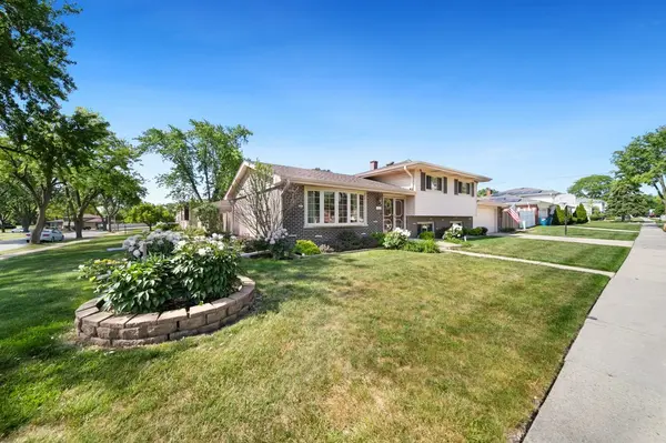 365 W Myrick AVE, Addison, IL 60101