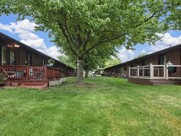 905 Shagbark RD #905, New Lenox, IL 60451