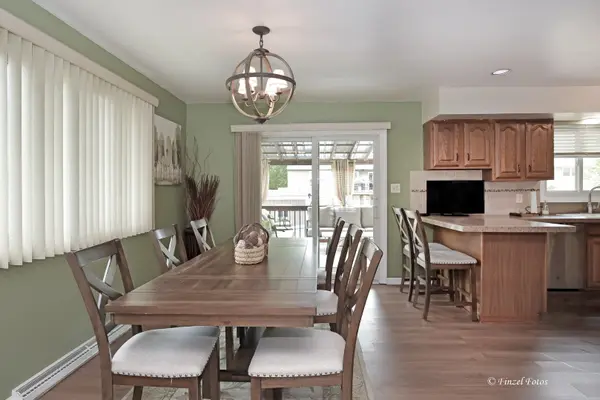 565 Concord AVE, South Elgin, IL 60177