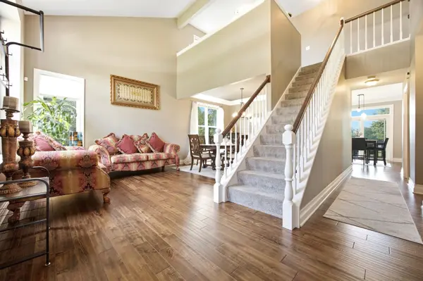 2560 Westminster LN, Aurora, IL 60506