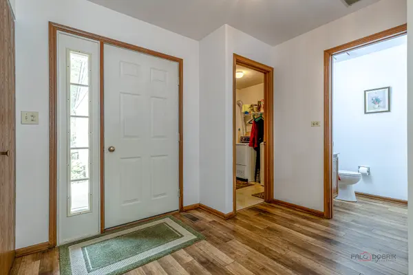 447 Canterbury DR #447-12E, Carol Stream, IL 60188