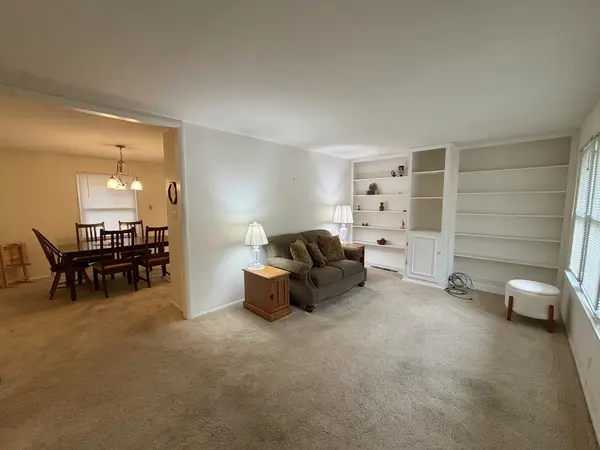 213 River DR, Dekalb, IL 60115