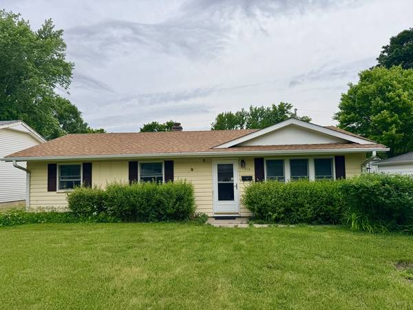 213 River DR, Dekalb, IL 60115