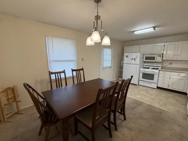 213 River DR, Dekalb, IL 60115