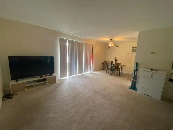 7048 Oconnell DR #1W, Chicago Ridge, IL 60415