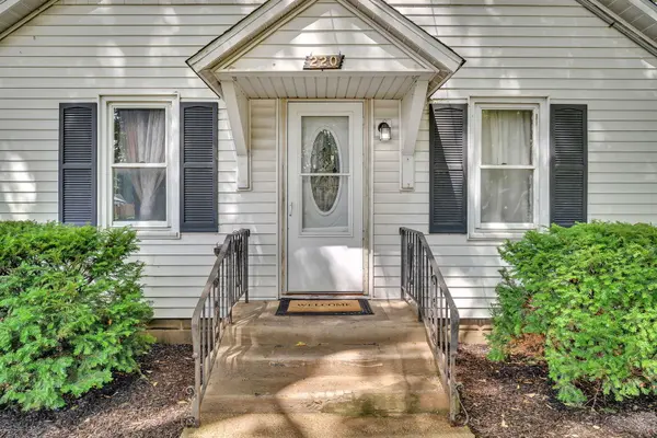220 S Marguerite ST, Coal City, IL 60416