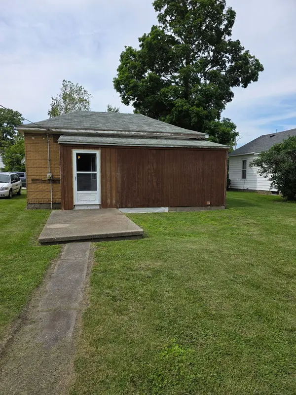214 W 3rd ST, Brocton, IL 61917