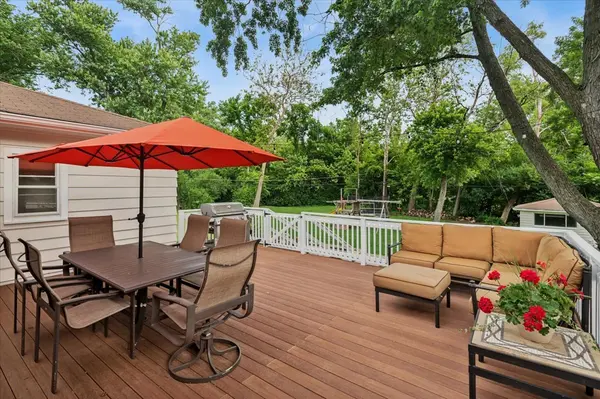 1308 W 53rd PL, La Grange Highlands, IL 60525