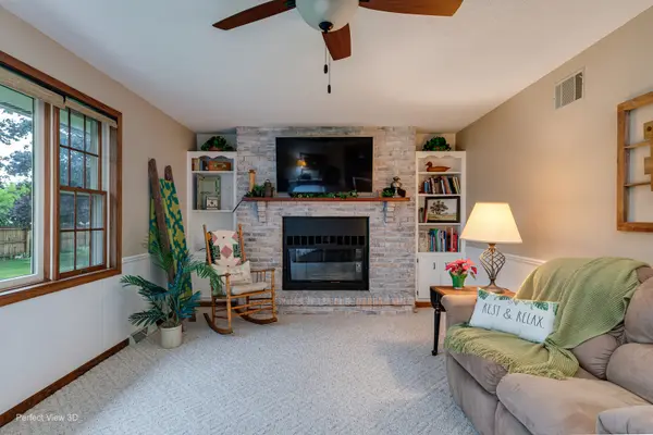 325 Twilight DR, Morris, IL 60450