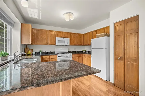 476 Topaz LN, Bartlett, IL 60103