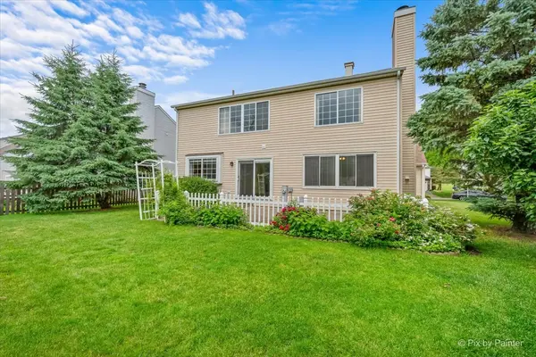 476 Topaz LN, Bartlett, IL 60103