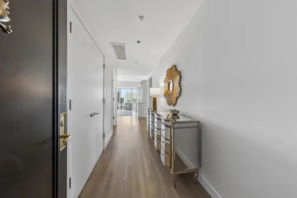 800 N Michigan AVE #2202, Chicago, IL 60611