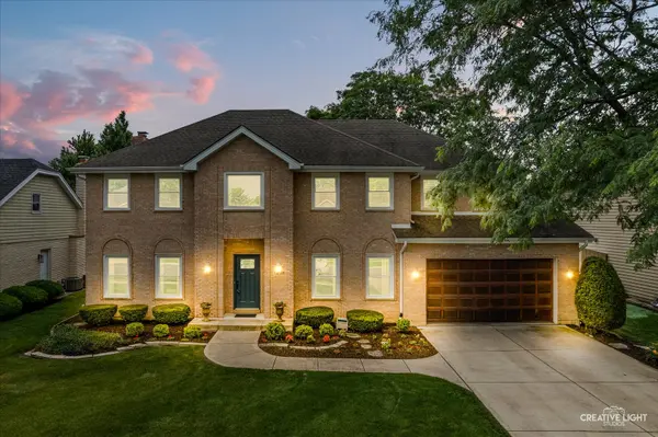 1N211 Coventry DR, Carol Stream, IL 60188