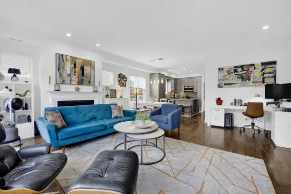 540 W Oakdale AVE #3W, Chicago, IL 60657