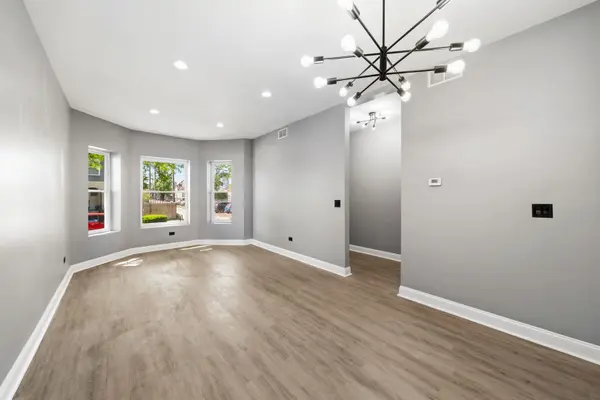 4508 W Congress Pkwy, Chicago, IL 60624