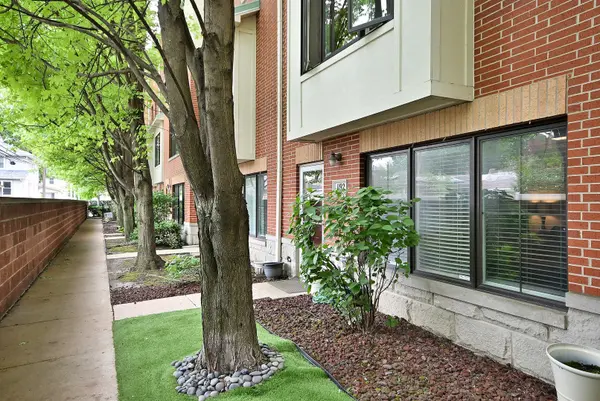 1192 S CLARENCE AVE #3, Oak Park, IL 60304