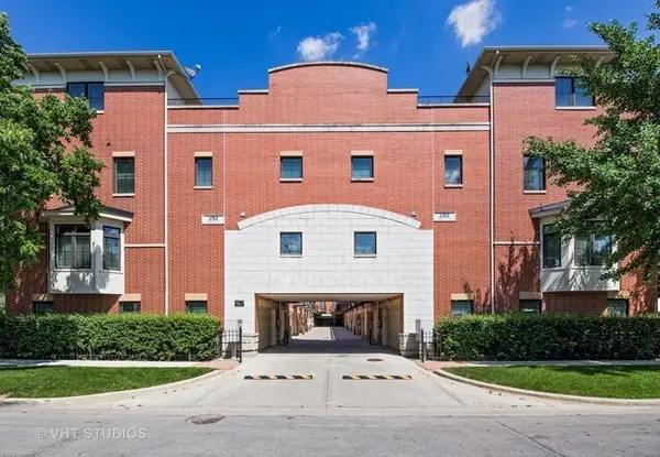 1192 S CLARENCE AVE #3, Oak Park, IL 60304