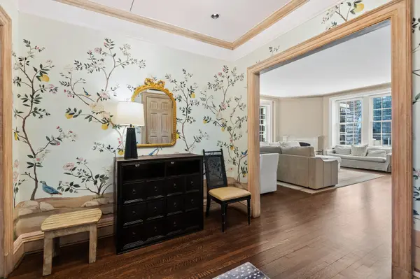 1200 N Lake Shore DR #1204, Chicago, IL 60610