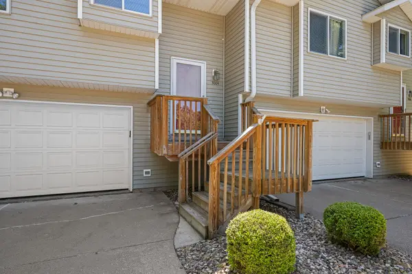 3004 3rd ST #10, Moline, IL 61264