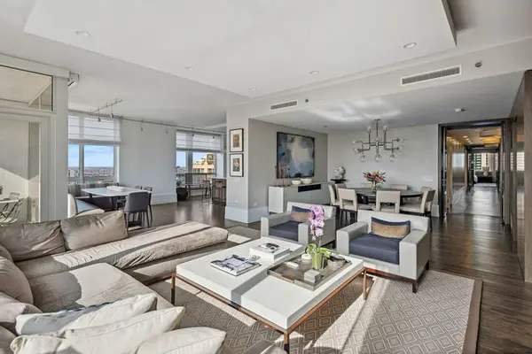 55 E Erie ST #4301, Chicago, IL 60611