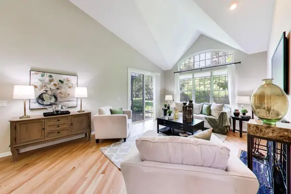 3026 Lexington LN, Glenview, IL 60026