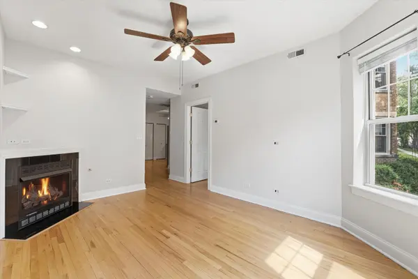 7404 N Oakley AVE #1, Chicago, IL 60645