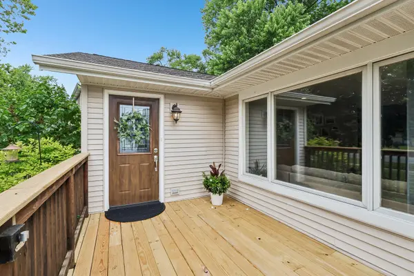 2802 Hawk LN, Rolling Meadows, IL 60008