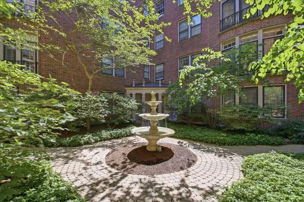942 Michigan AVE #3, Evanston, IL 60202