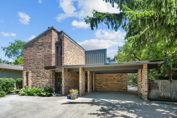 365 Green Bay RD, Highland Park, IL 60035