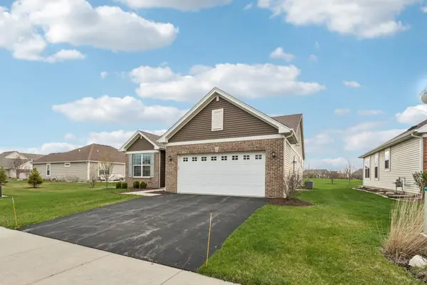 1053 Honey Locust DR, Crystal Lake, IL 60012
