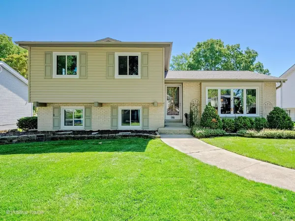 637 N Ellsworth AVE, Addison, IL 60101