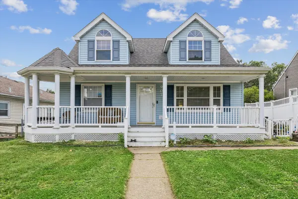907 W Rusholme ST, Davenport, IA 52804