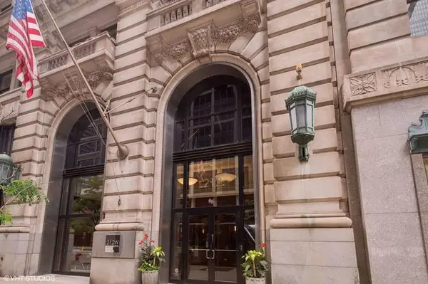 212 W Washington ST #1706, Chicago, IL 60606