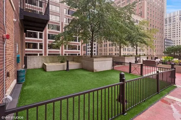 212 W Washington ST #1706, Chicago, IL 60606