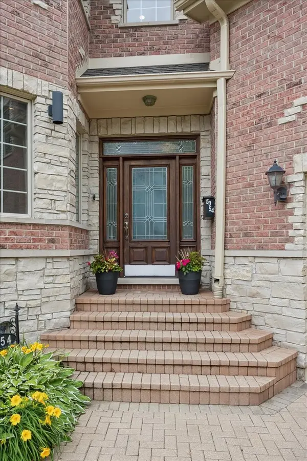 5054 W Berwyn AVE, Chicago, IL 60630
