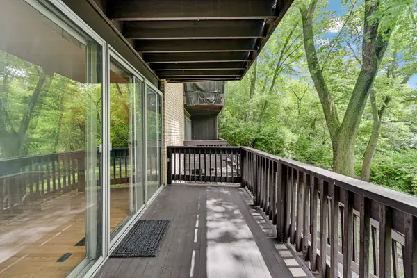 5503 Lakeside DR #1C, Lisle, IL 60532