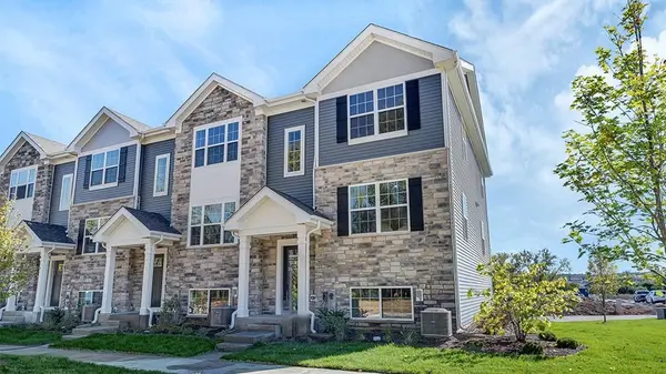 1334 Foxglove DR, Bartlett, IL 60103