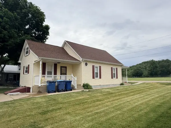 12 W Park AVE, Cherry, IL 61317