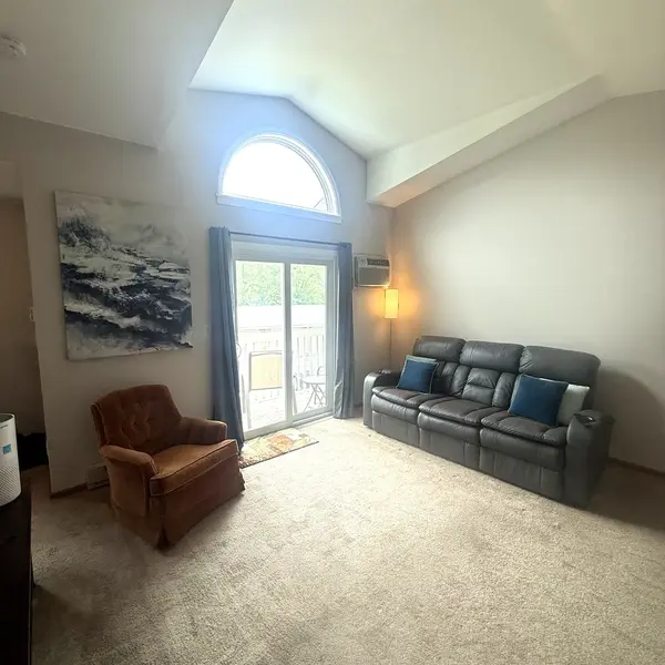 1341 Cunat CT #2C, Lake In The Hills, IL 60156