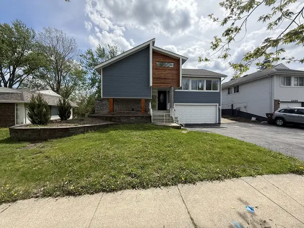 3307 Fountainbleau DR, Hazel Crest, IL 60429