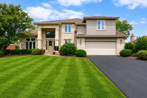 8936 Charrington DR, Frankfort, IL 60423
