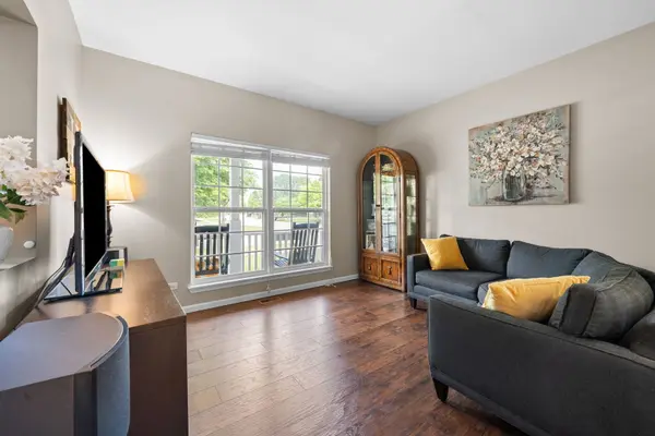 3600 Chadwick LN, Lake In The Hills, IL 60156